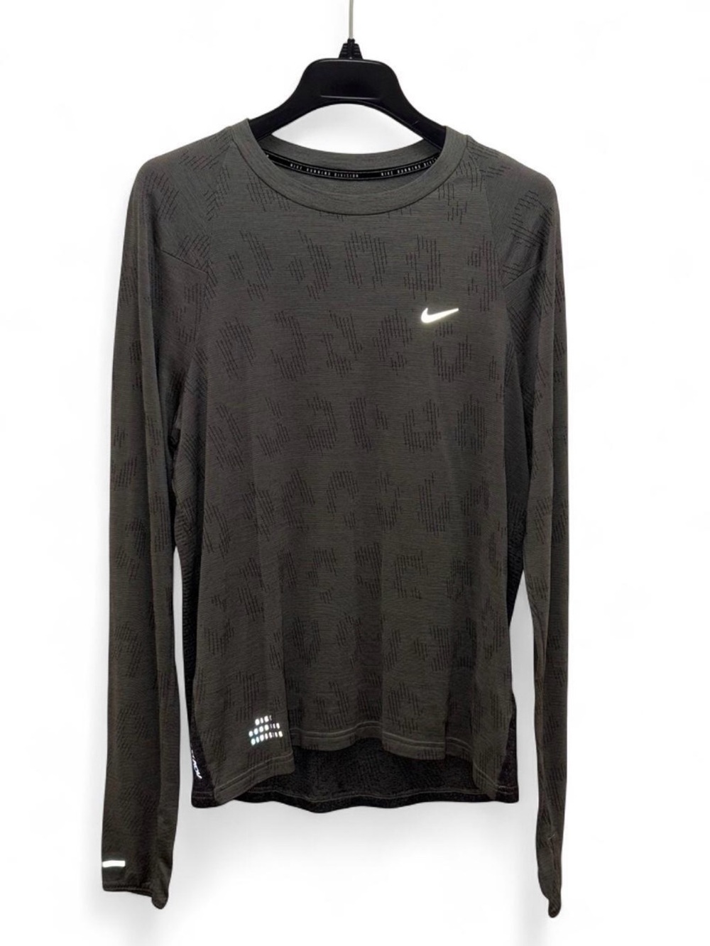 NIKE Run NEW Green Division Logo-Print Wool Blend Therma-Fit Adv  T-Shirt Medium